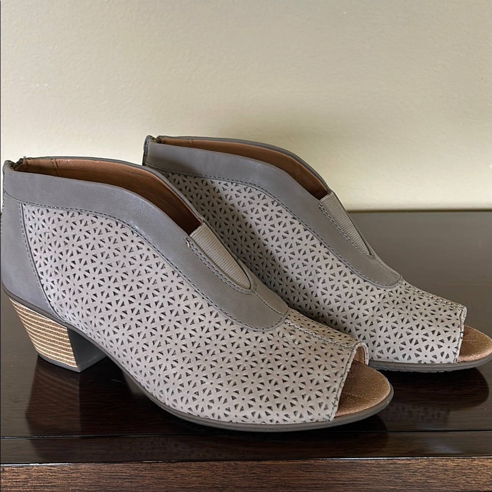 Earth Origins Peep-Toe Ankle Boots, 10